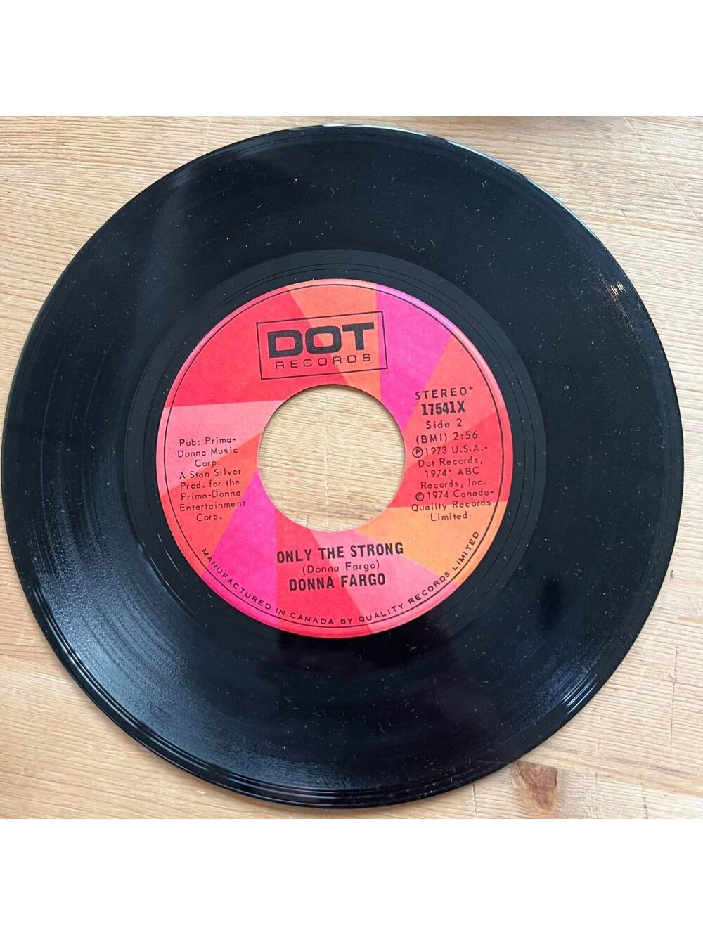 Donna Fargo - Only the Strong/It do Feel Good 45rpm VG+ R16